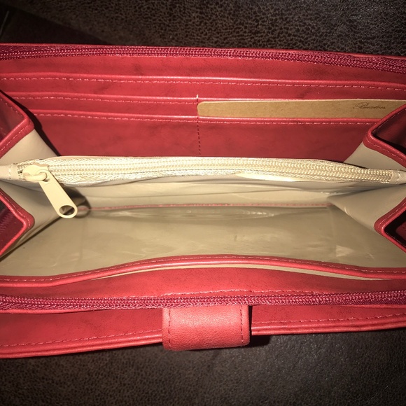 NWT Red Buxton leather ensemble clutch - Picture 6 of 6